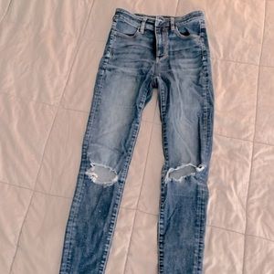 American eagle ripped skinny jeans